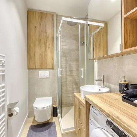 45 M2 - Garage - Paris La Défense 8 Min Apartment Rueil-Malmaison
