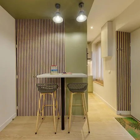 45 M2 - Garage - Paris La Défense 8 Min *